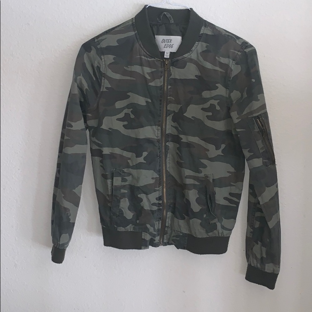 Cute Camo Bomber Jacket For Women/Girls!